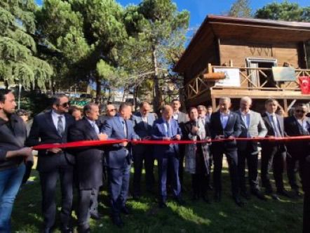 Beşiktaş Rizeliler Derneği’nin ilçemize kazandırdığı Nayla’nın açılışına katıldık. Misafirperverlikleri için Başkan Ahmet Koç ve yönetimine teşekkür ediyoruz.